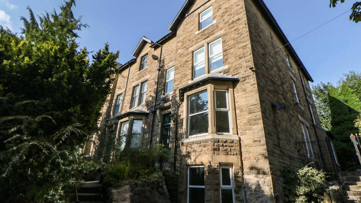 Buxton House | SPRINGDALE HOUSE, family friendly, with open fire in Buxton