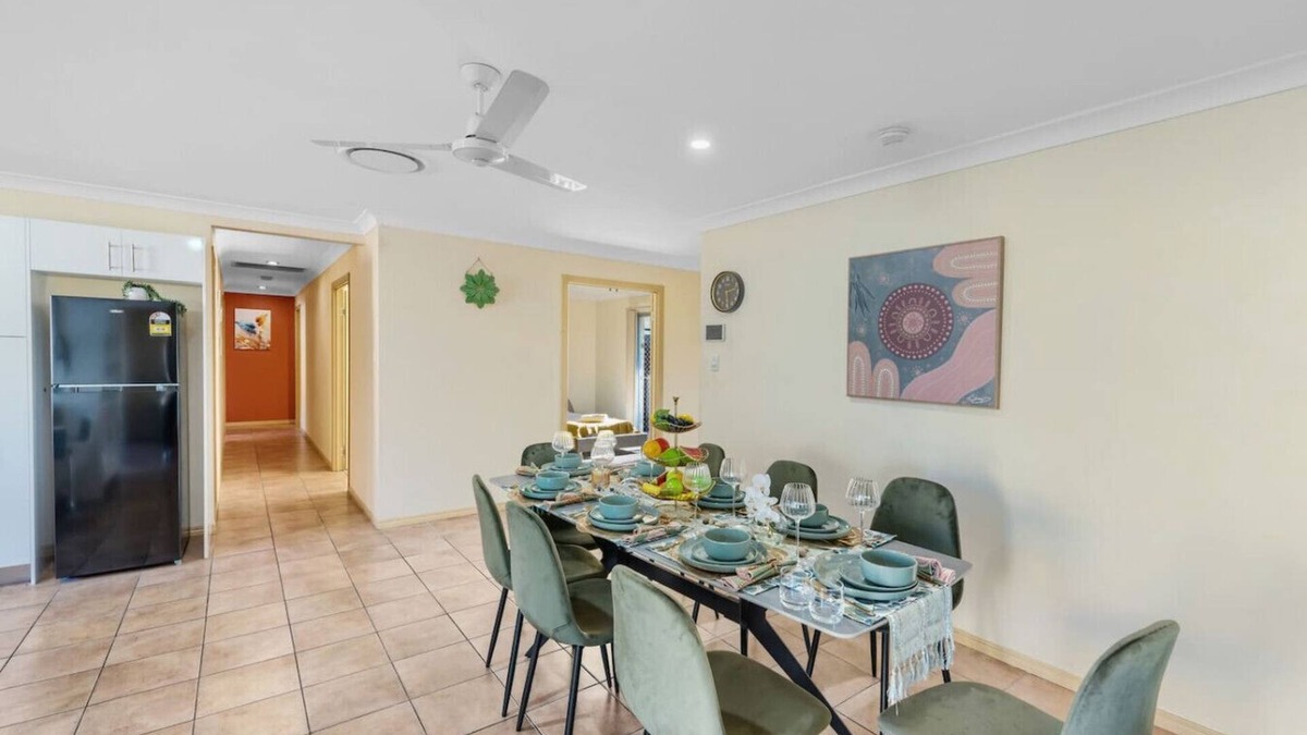 Springfield Lakes House | Springfield lake六房带车库大house