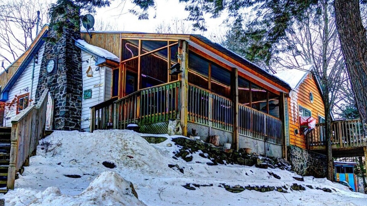 Arden Cottage | Springhaupt Luxury Home - Arden, Ontario