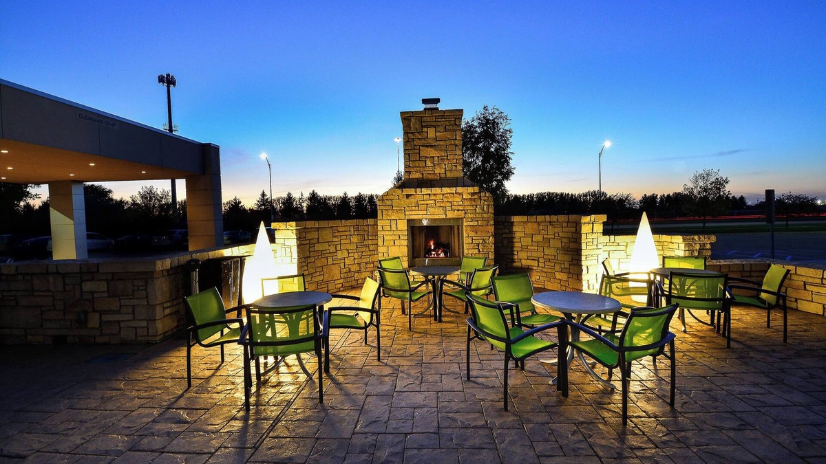 Grand Forks Hotel | SpringHill Suites by Marriott Grand Forks