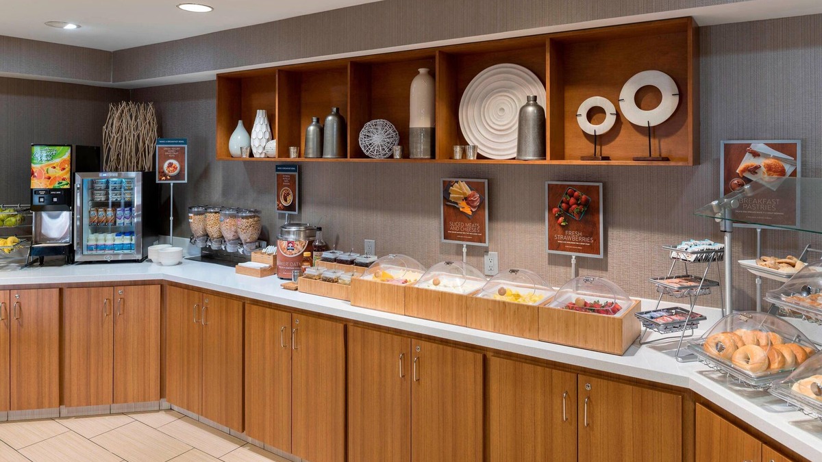 Alpine Center Hotel | SpringHill Suites by Marriott Grand Rapids North