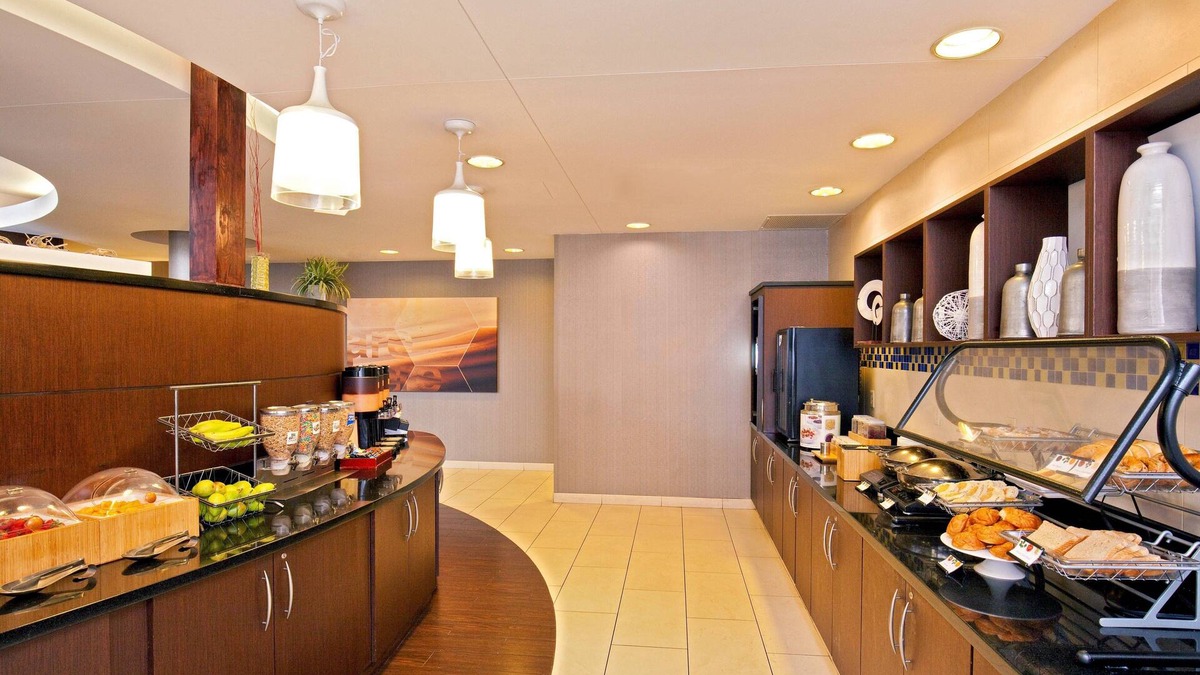Greenbrier East Hotel | SpringHill Suites by Marriott Chesapeake Greenbrier