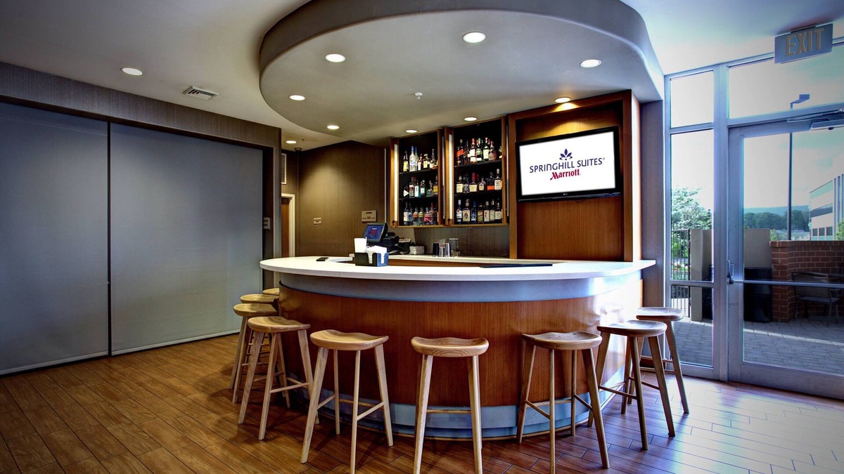 Harrisburg Hotel | SpringHill Suites by Marriott Harrisburg Hershey