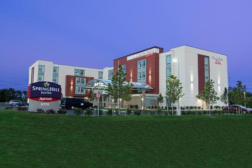 North Canton Hotel | SpringHill Suites by Marriott Canton