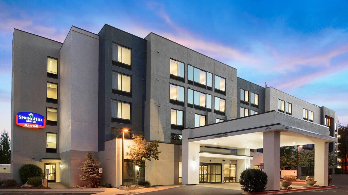 Woodlands Village Hotel | SpringHill Suites Flagstaff