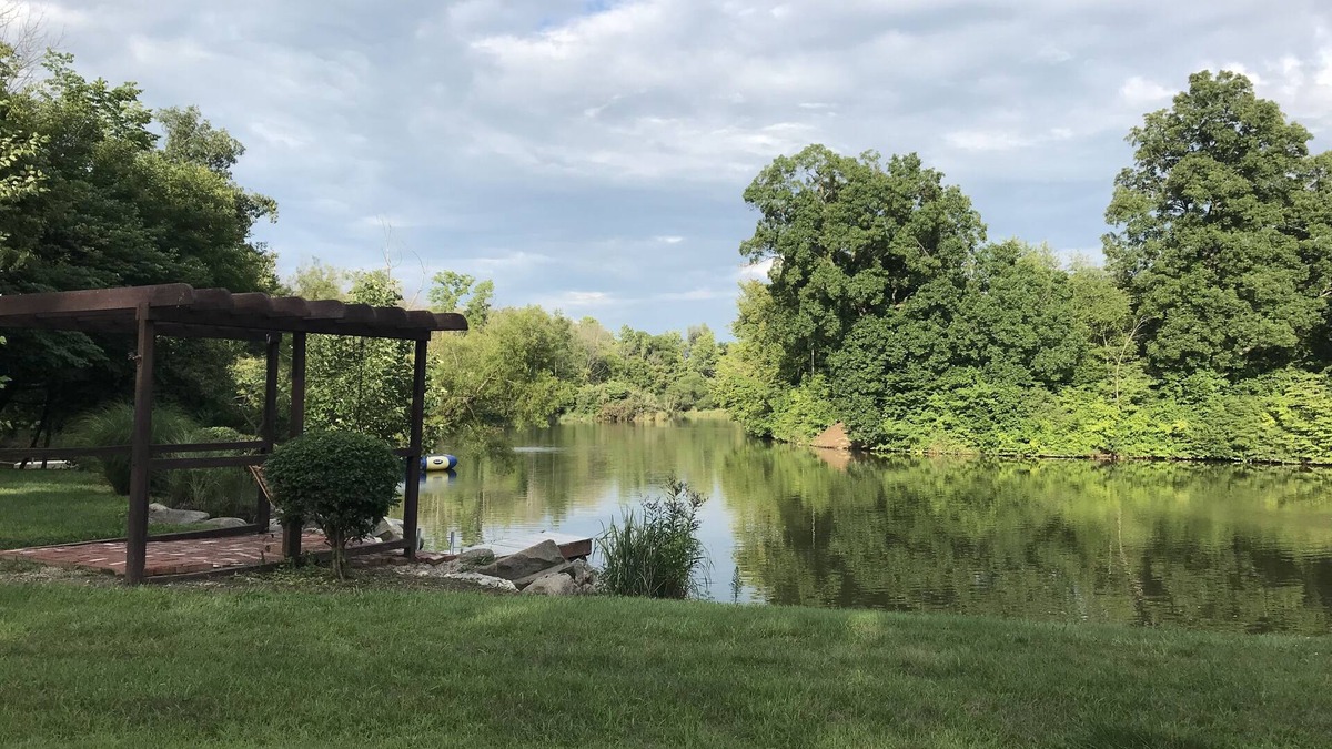 New Lisbon House | Springport Guesthouse at Lake Lillidel.