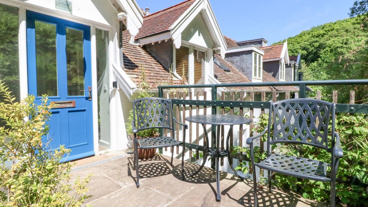 Hele Cottage | SPRINGSIDE, pet friendly, country holiday cottage in Lynton