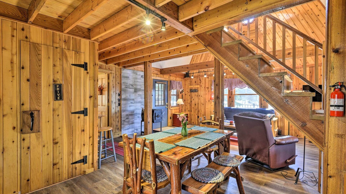Springwater Cottage | Springwater Cabin Near Hiking, Lakes, & Vineyards