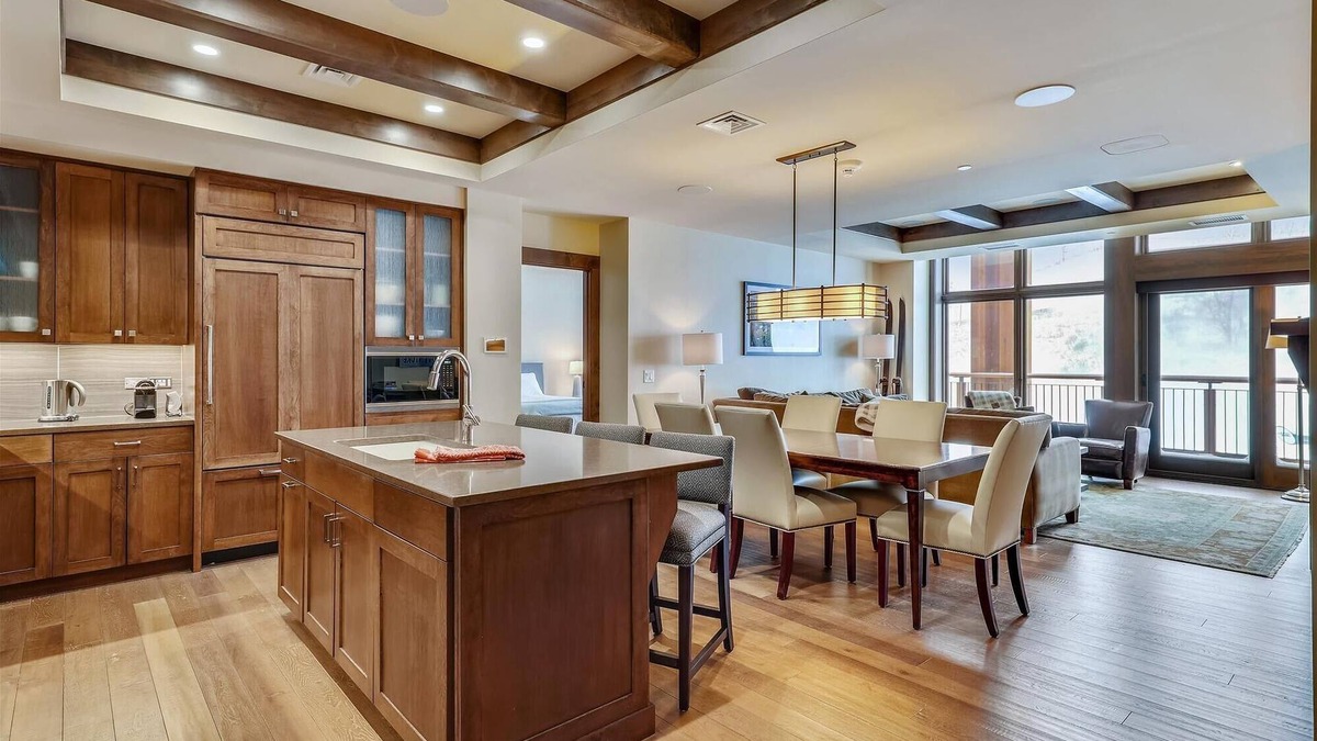 Stowe Area Condo | Spruce Adventure: slopeside 3 br, fireplace, a/c, garage, resort access!