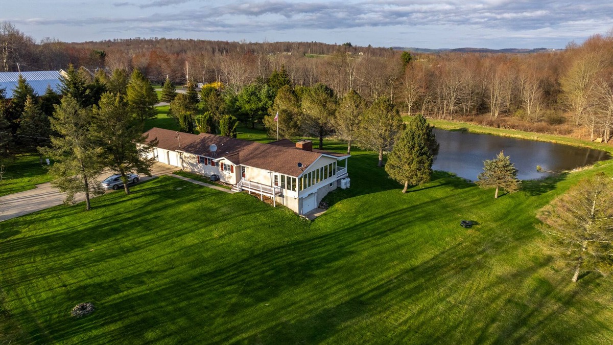Rushville House | Spruce Haven - 5 br home on 53 acres with pond