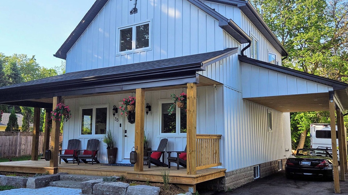 Historic Old Town Apartment | Spruce Suite (Broken Pine)