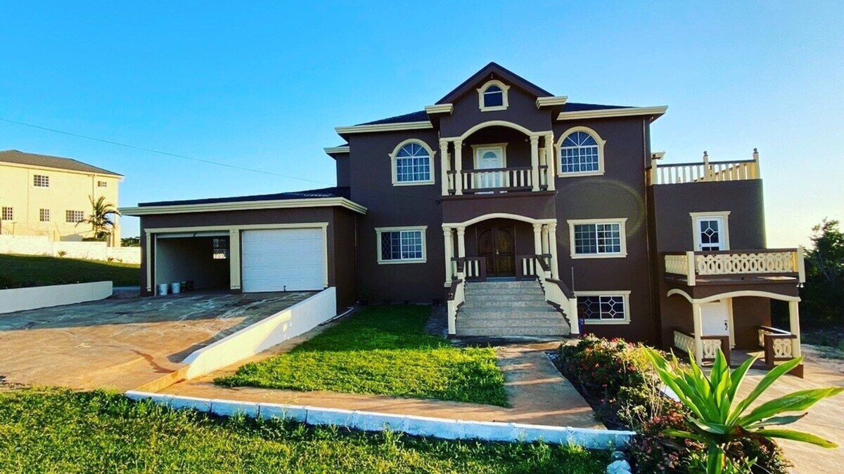 Mandeville Apartment | Spur tree Home Away Villa's #2