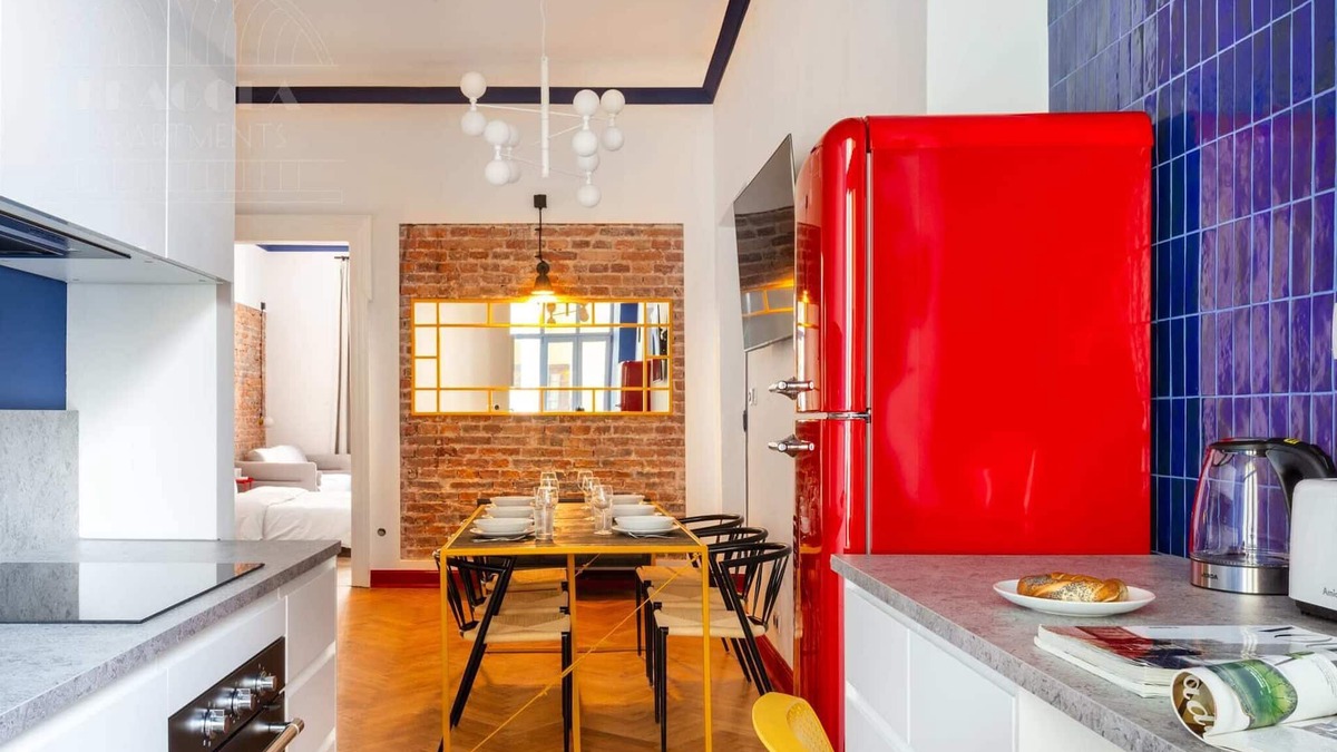 Stradom Apartment | SquadGoals House - Fragola Apartments