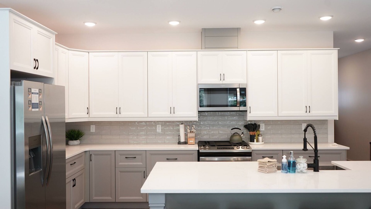 Hermantown House | Square 37 | Beautiful Modern Home