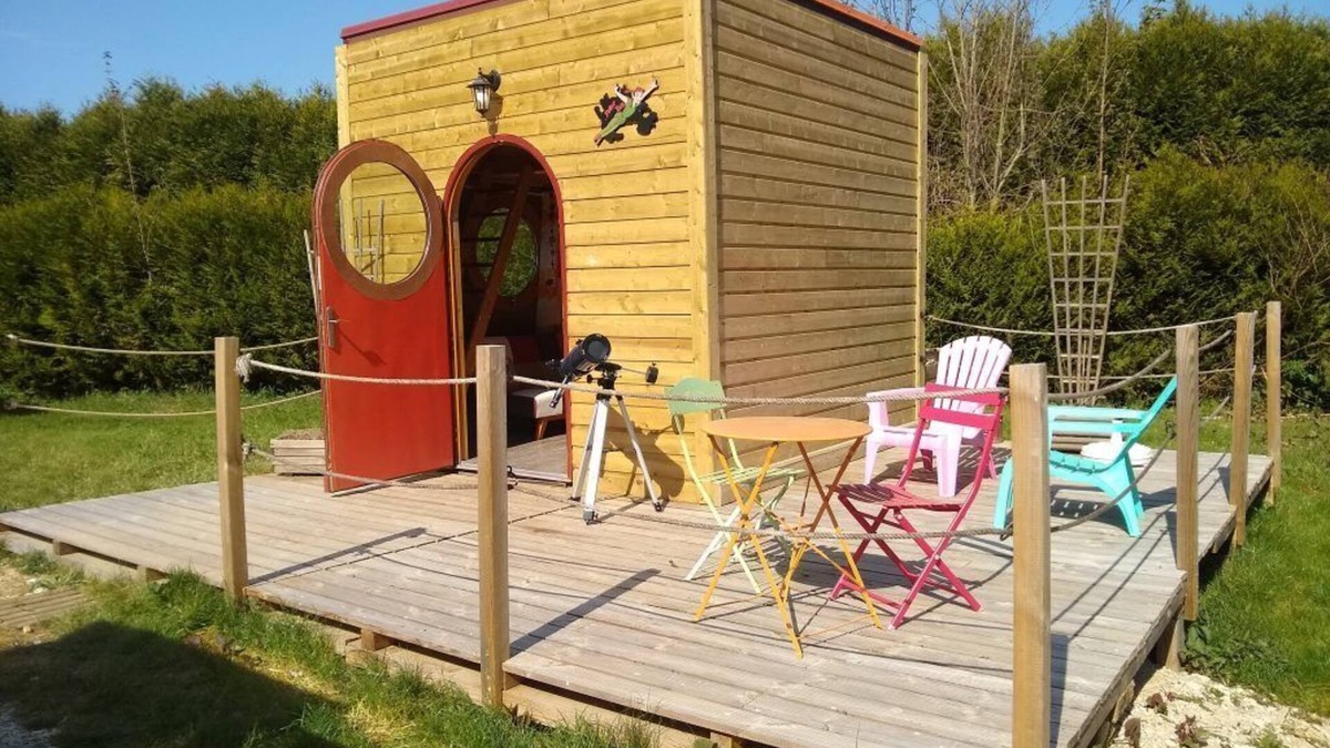 Bar-sur-Aube Cabin | Square of stars