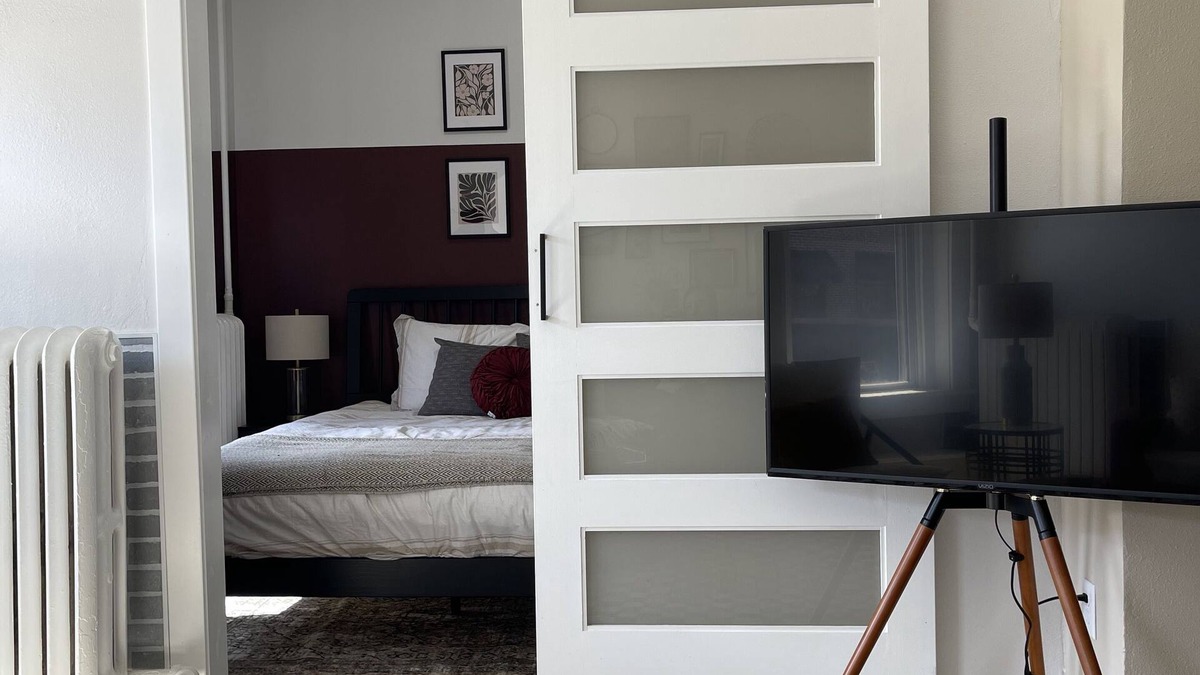 Indianola Apartment | Squareview Stays - Modern Apartment On the Square