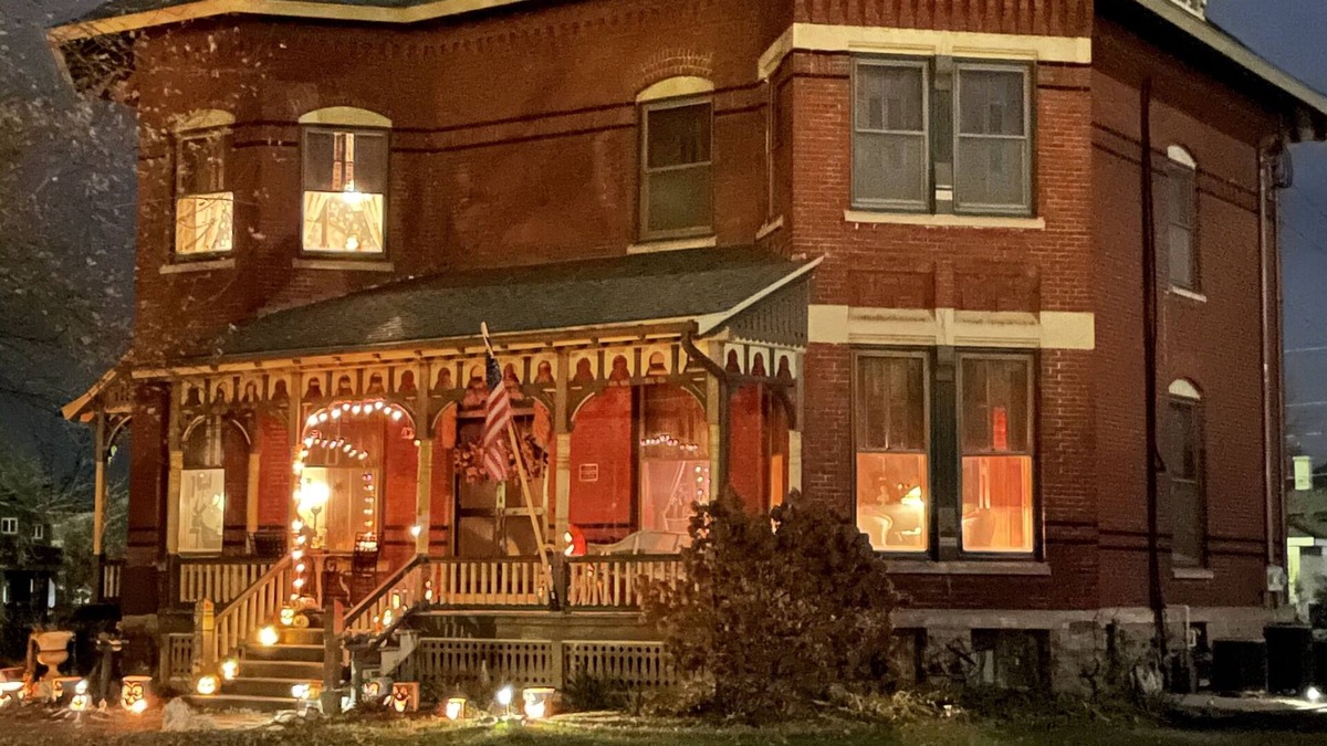 Maquoketa Bed & Breakfast | Squiers Manor B&B