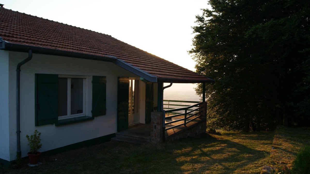 Arcon House | Squirrel cottage, independent, not overlooked, on 7000m2 of wood property