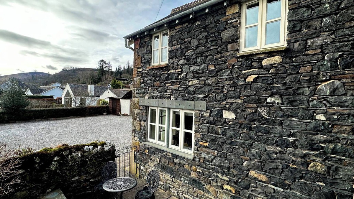 Thornthwaite Cottage | SQUIRREL COTTAGE, pet friendly, with open fire in Thornthwaite