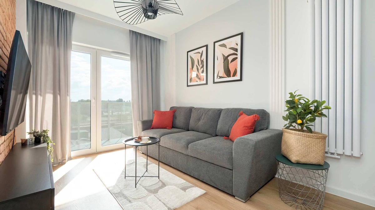 Lodz Apartment | Srebrzyńska 12 Łódź | 2-bedroom Apartment | Parking & Balconies | Excellent Opti