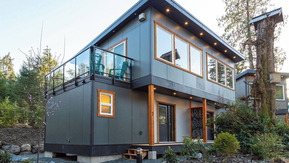 Ucluelet Cabin | SS#7-Longboarder-Steps to beach, pet friendly, inlet front!