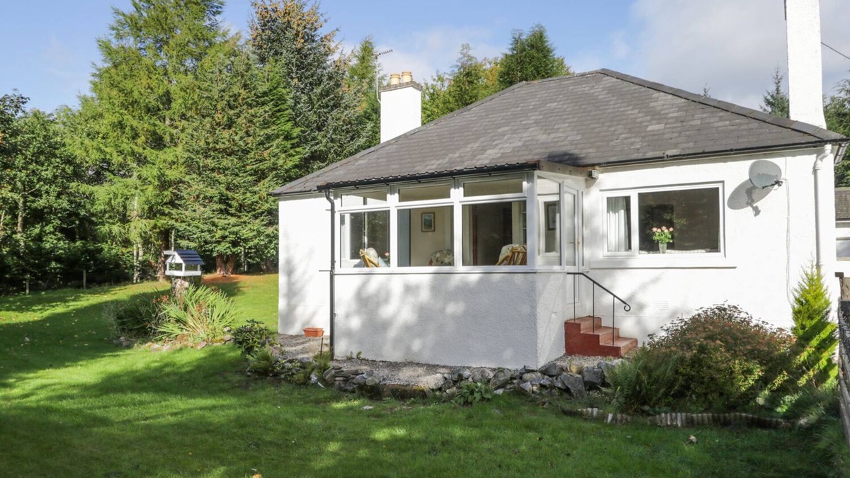Invershin House | ST. AETHANS, with open fire in Bonar Bridge
