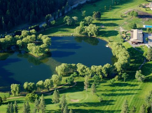 Okanagan-Similkameen Hotel | St Andrews By The Lake Golf Resort