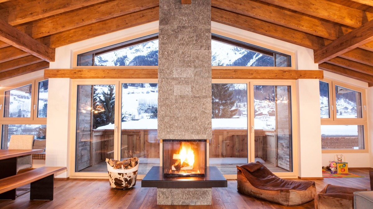 Pettneu am Arlberg Ski Chalet | St. Anton am Arlberg Chalet - Riffler Lodge - 5 bedrooms w/fireplace and sauna