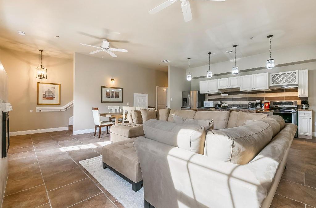 Faubourg Lafayette Apartment | St Charles Ave Urban Retreat with Luxury Amenities