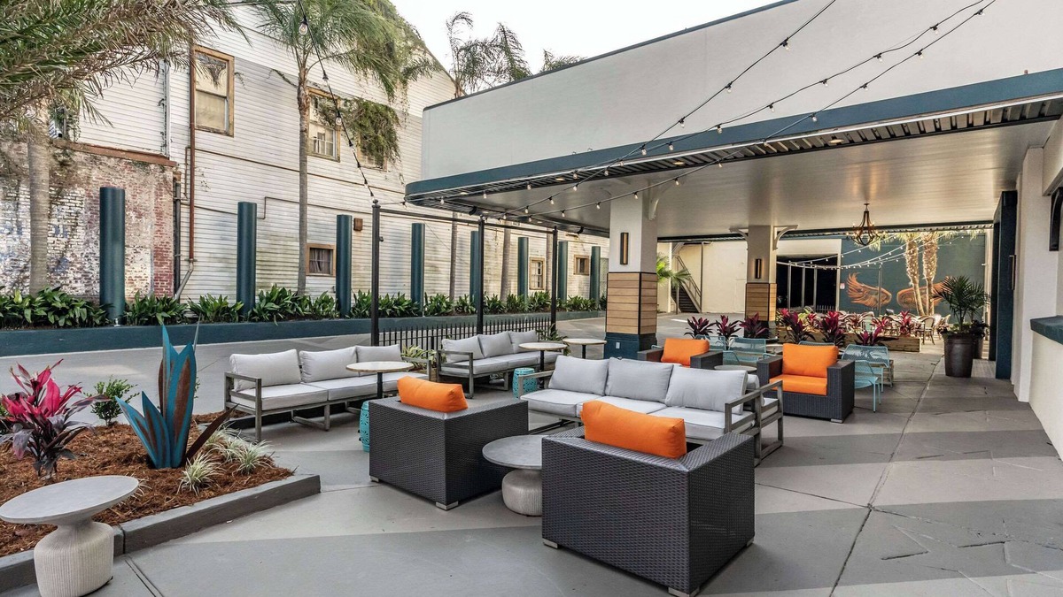 Faubourg Lafayette Hotel | St Charles Coach House, an Ascend Collection Hotel