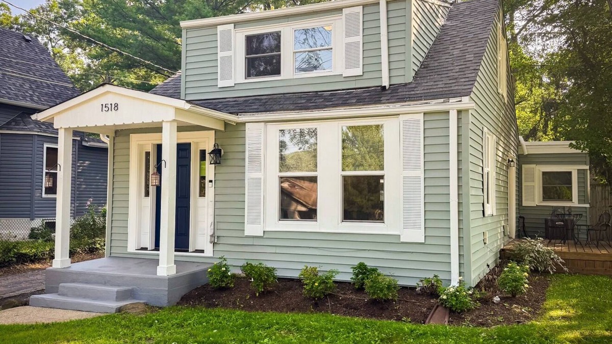 St. Charles House | St. Charles Riverview Retreat