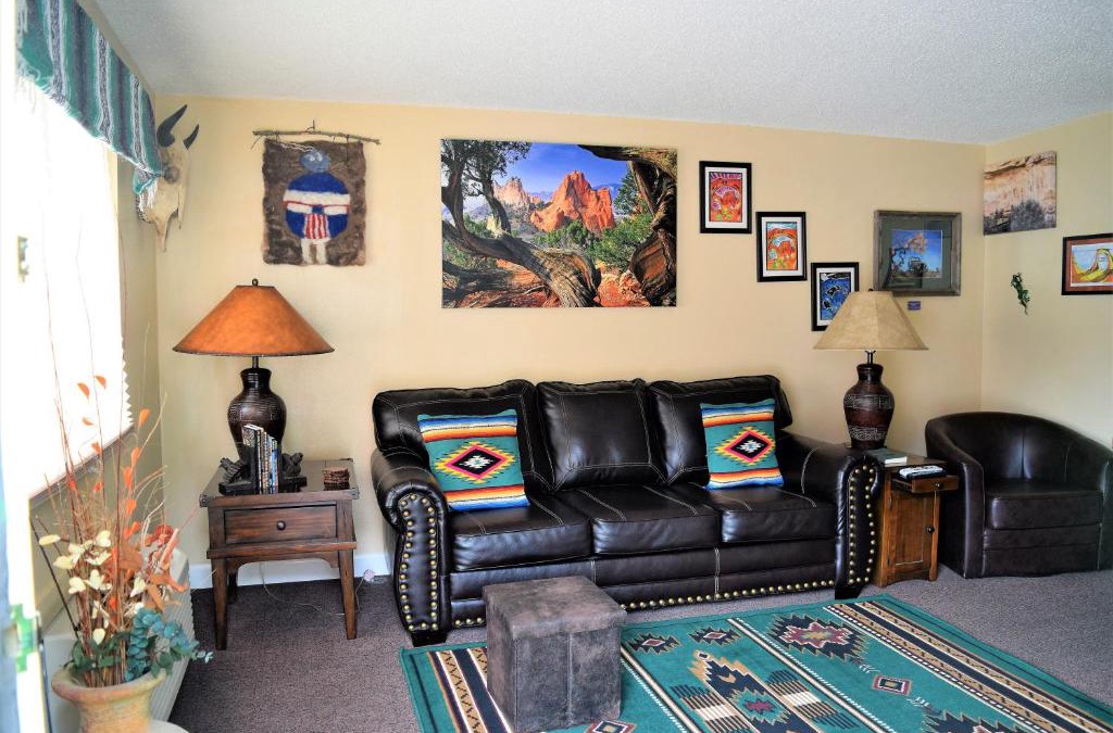 Moab South Valley House | St Danes Pinyon Pine Cabin