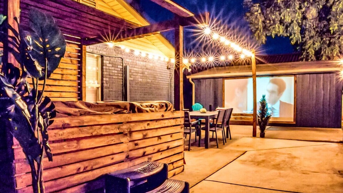 St. George House | St. George Digital Nomad Base w/Putting Green, Gym, Game Room & Outdoor Cinema
