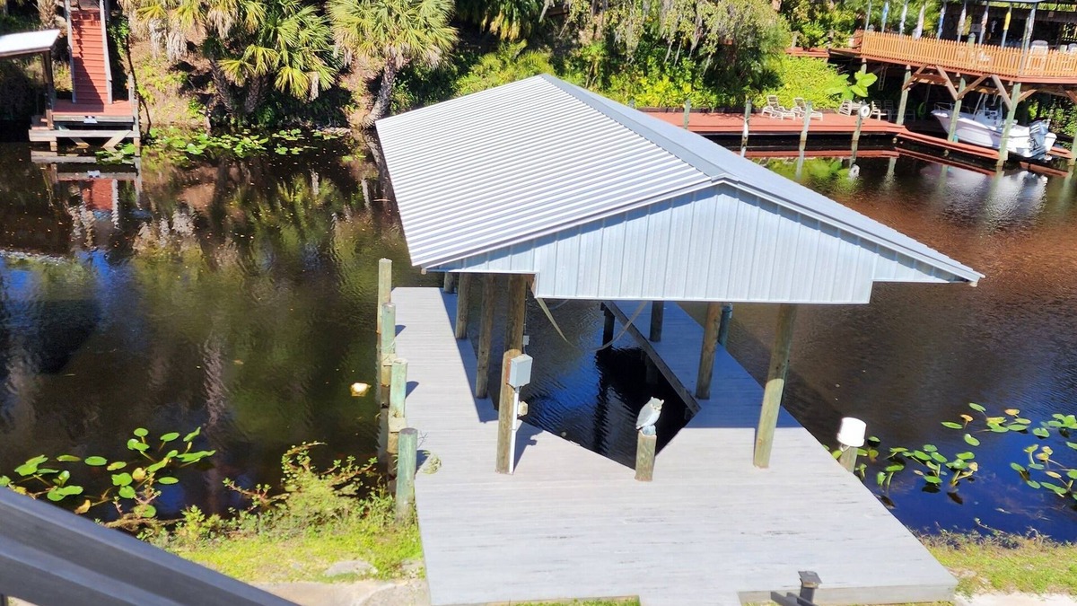 Welaka House | ST. JOHN'S RIVER HOUSE RETREAT WITH BOATHOUSE