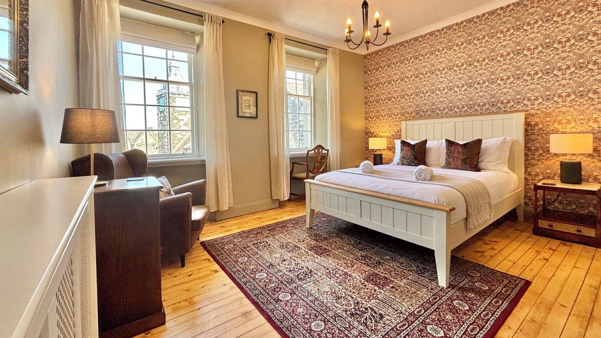 Dalavich Apartment | St Johns Jailhouse by the Castle