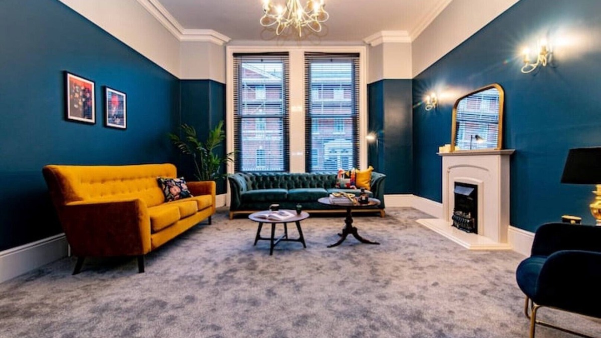 Wakefield House | St Johns, Wakefield - Self check in & free parking