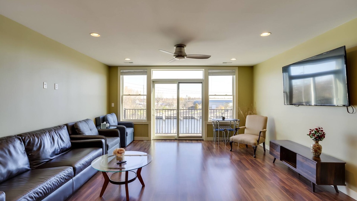 Saint Joseph Condo | St Joseph Condo < 1 Mi to Beach & Downtown!