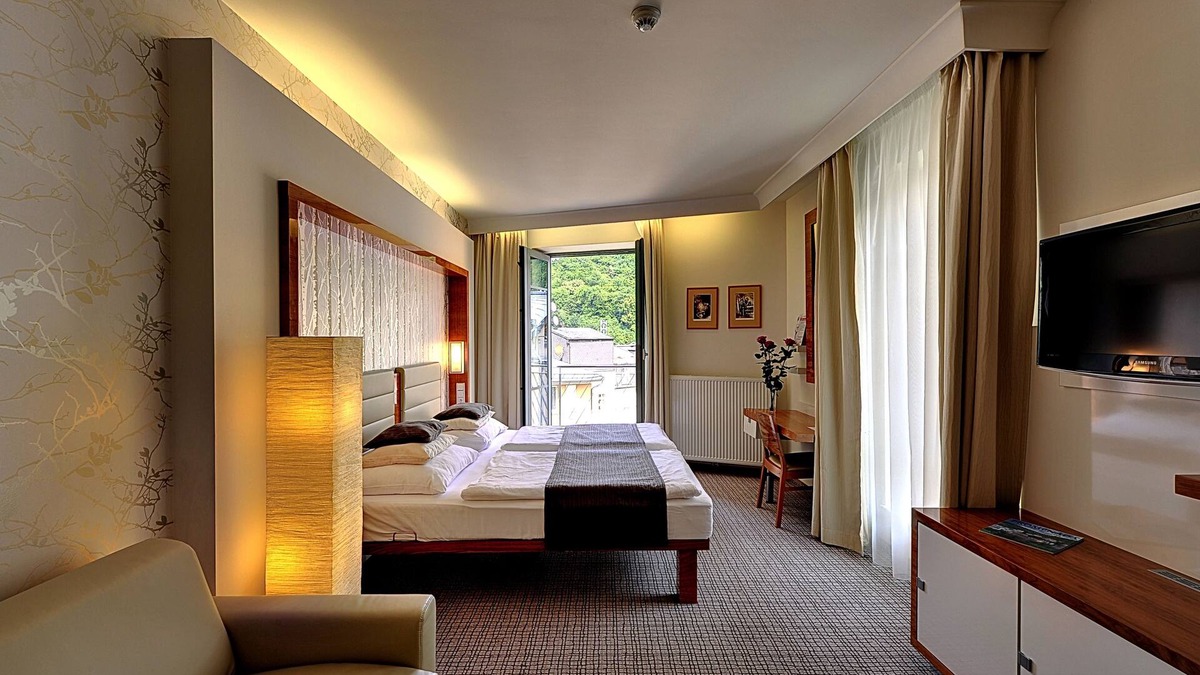 City Centre Hotel | St. Joseph ROYAL REGENT