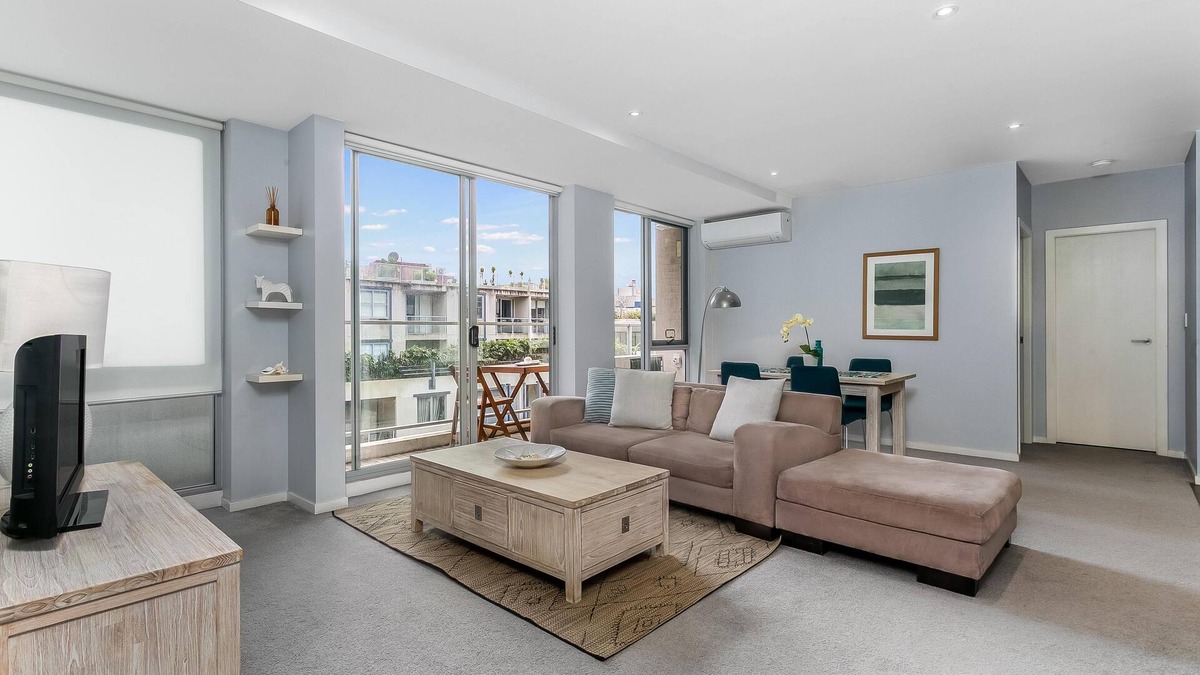 St. Leonards Apartment | St Leonards- TRNT2 - Albany Street - Spacious 2BR with Sunny Balcony, Parking Walk to Cafes