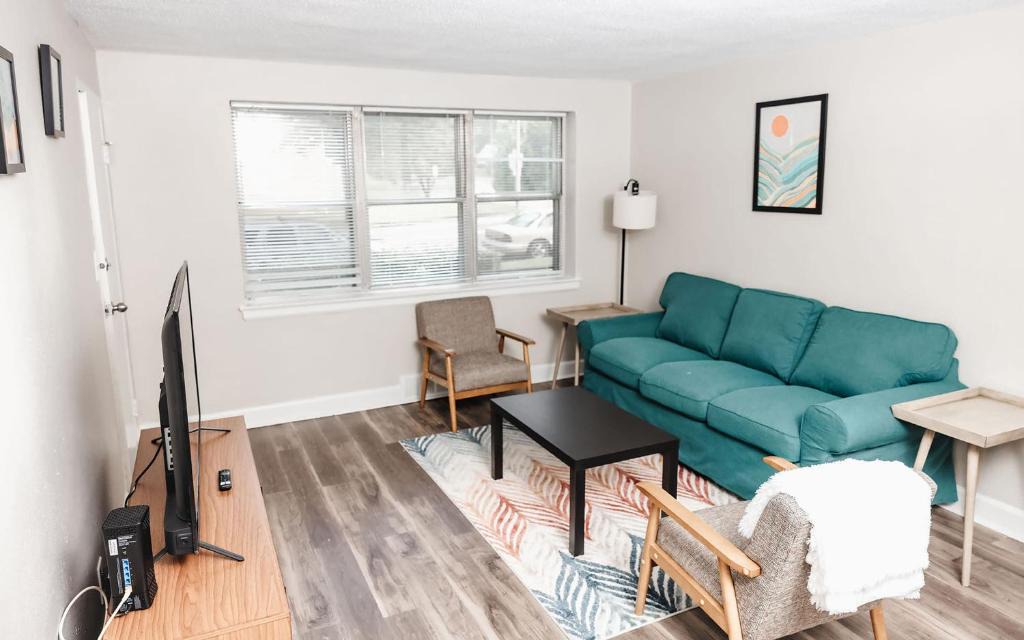 St. Louis Apartment | St Louis Perfect Getaway in a Central Location