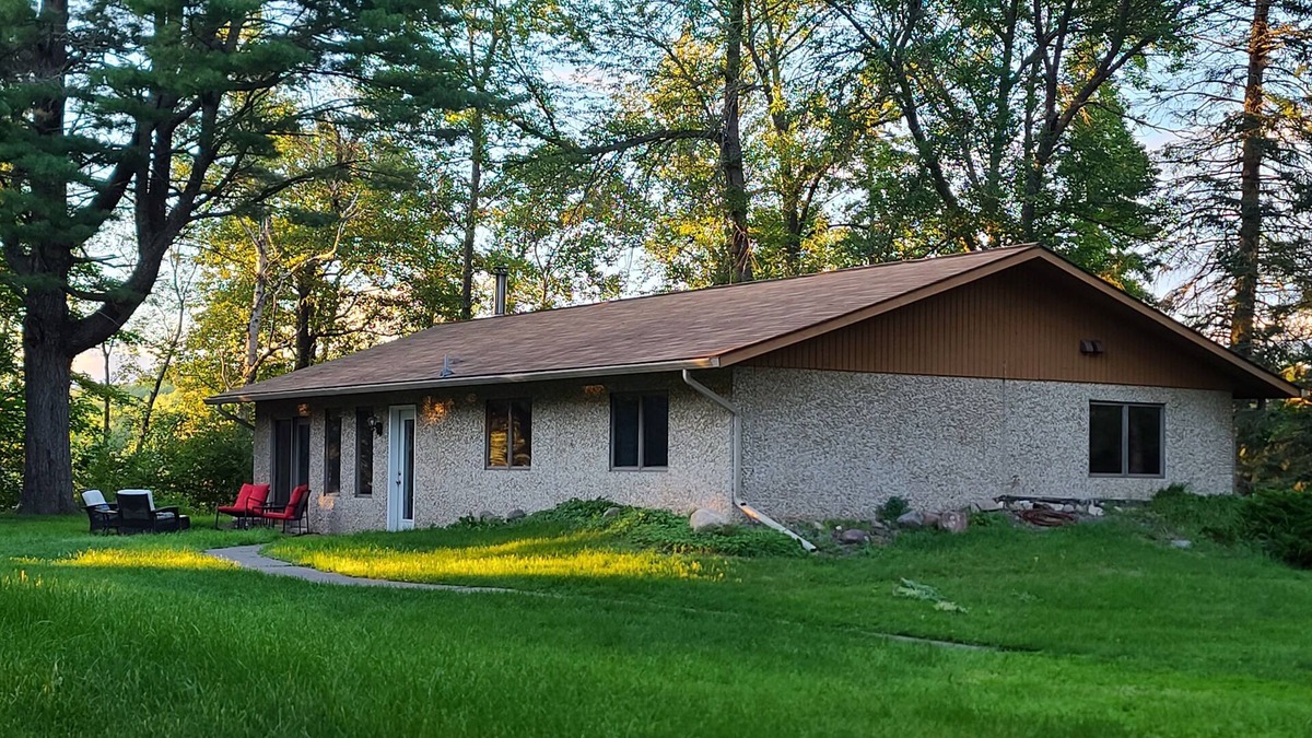 Superior House | St. Louis River 3 Bedroom Home with Incredible View