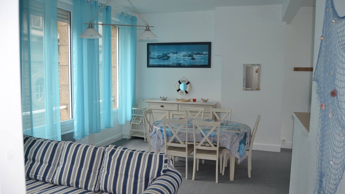 Intra Muros Apartment | ST-MALO Intra-Muros, 2 bedrooms, elevator, 100 m from the sea