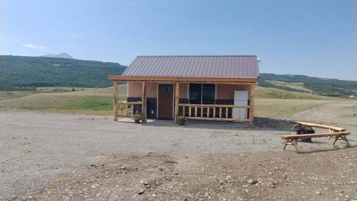Babb Cabin | St. Mary, Many Glacier, Waterton area cabin