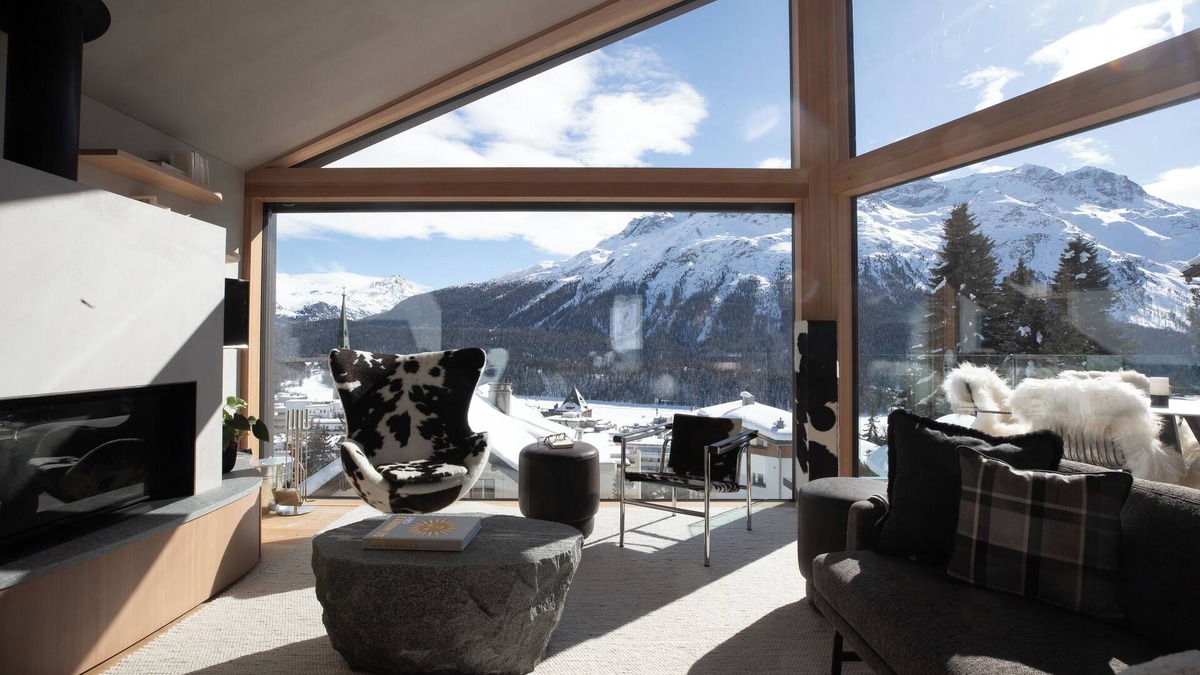 St. Moritz Villa | (St Moritz)Villa Volt 4 Suites +Pool+Spa+Gym (Bitcoin powered)