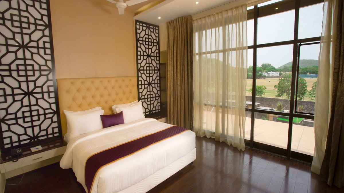 Pallavaram Hotel | St Parklane Airport Hotel Chennai