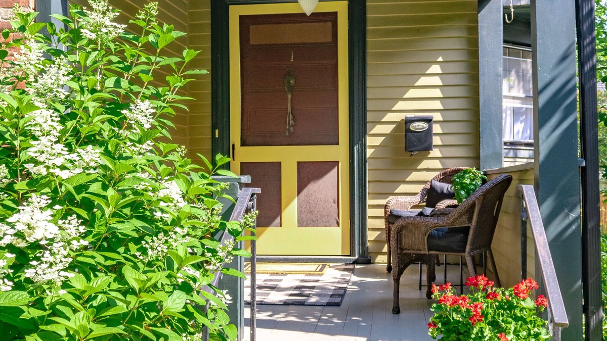 Summit - University Condo | St.Paul - Cathedral Hill - Best Historical Neighborhood in the Twin Cities