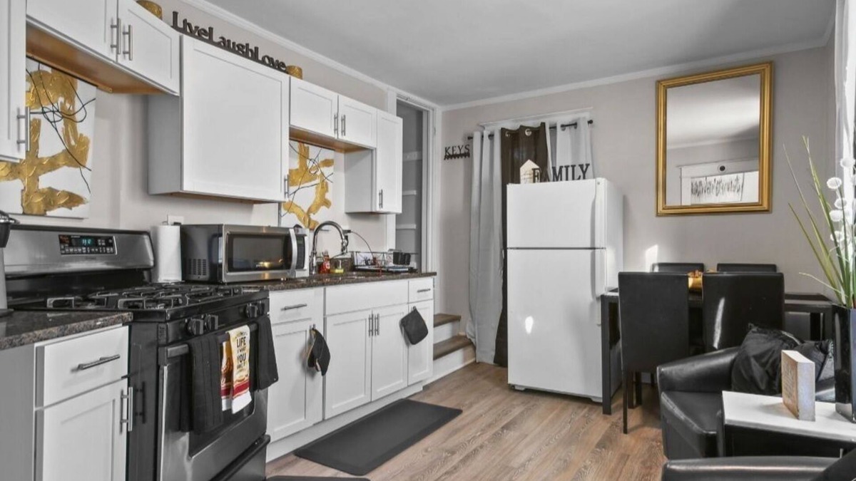 Midway Apartment | St Paul Fry Street Den West # 2n