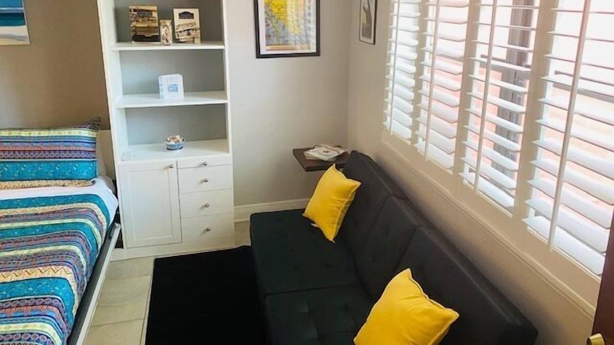St. Pete Beach Cottage | St. Pete Upham Beachfront Pool Wifi Parking