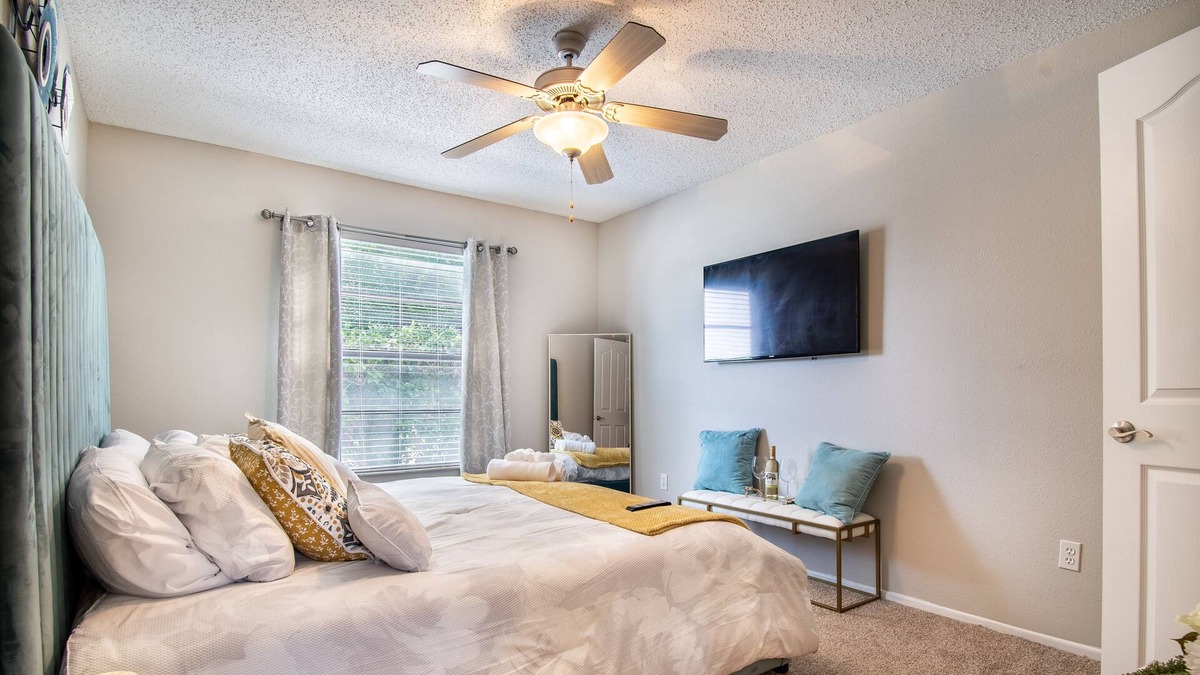 Gandy Apartment | St. Pete’s Favorite 2Bd 2Ba w/ Patio & Parking