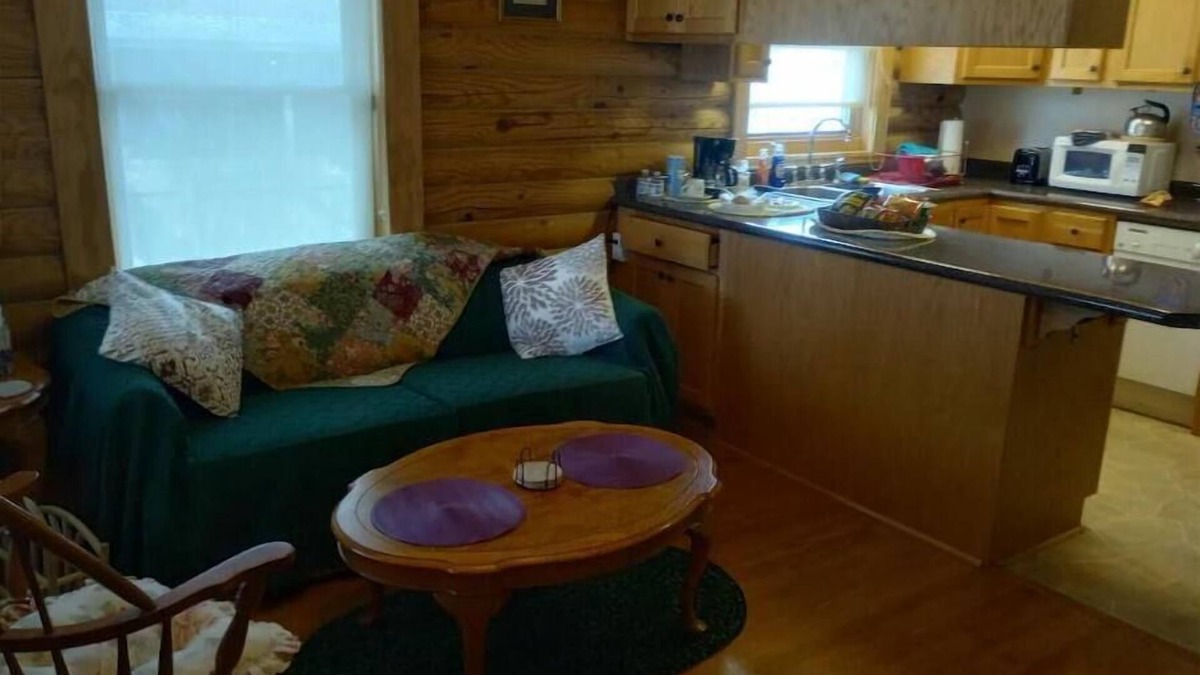 Saint Rose Apartment | St Rose Log Cabin apartment near Airport